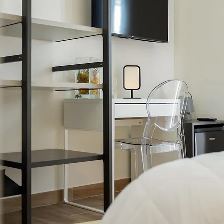 Mater Rooms&suites, Self Check In 4* Рим