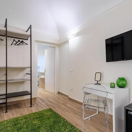 Гостевой дом Mater Rooms&suites, Self Check In Рим